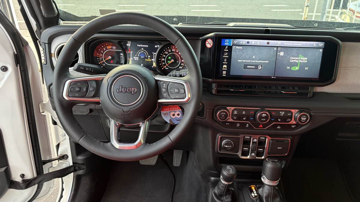 2025 Jeep Wrangler 4-Door Sahara - Photo 36