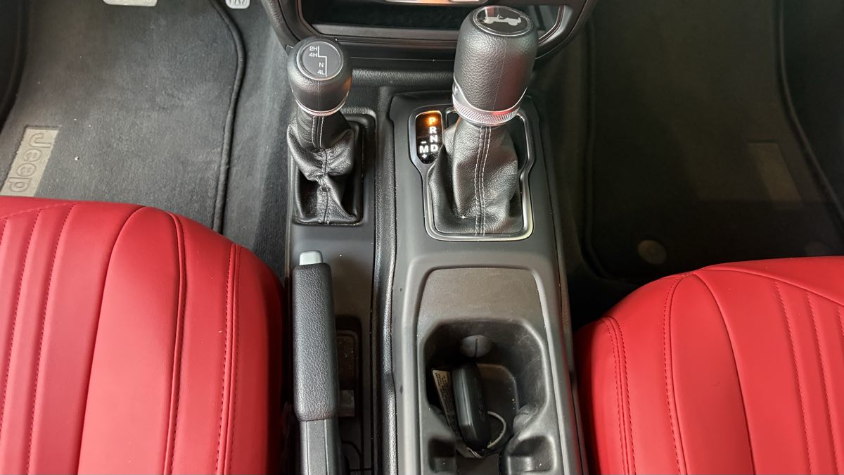2025 Jeep Wrangler 4-Door Sahara - Photo 41