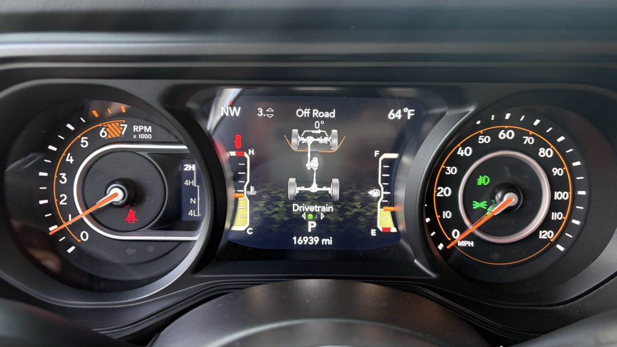 2025 Jeep Wrangler 4-Door Sahara - Photo 44