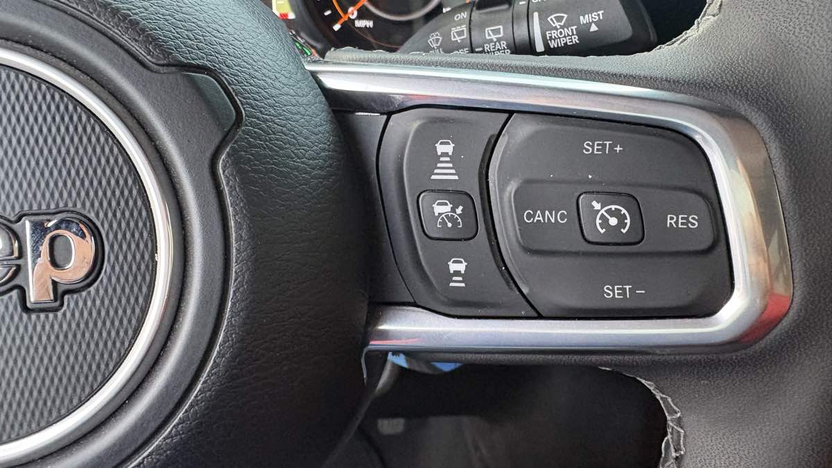 2025 Jeep Wrangler 4-Door Sahara - Photo 70