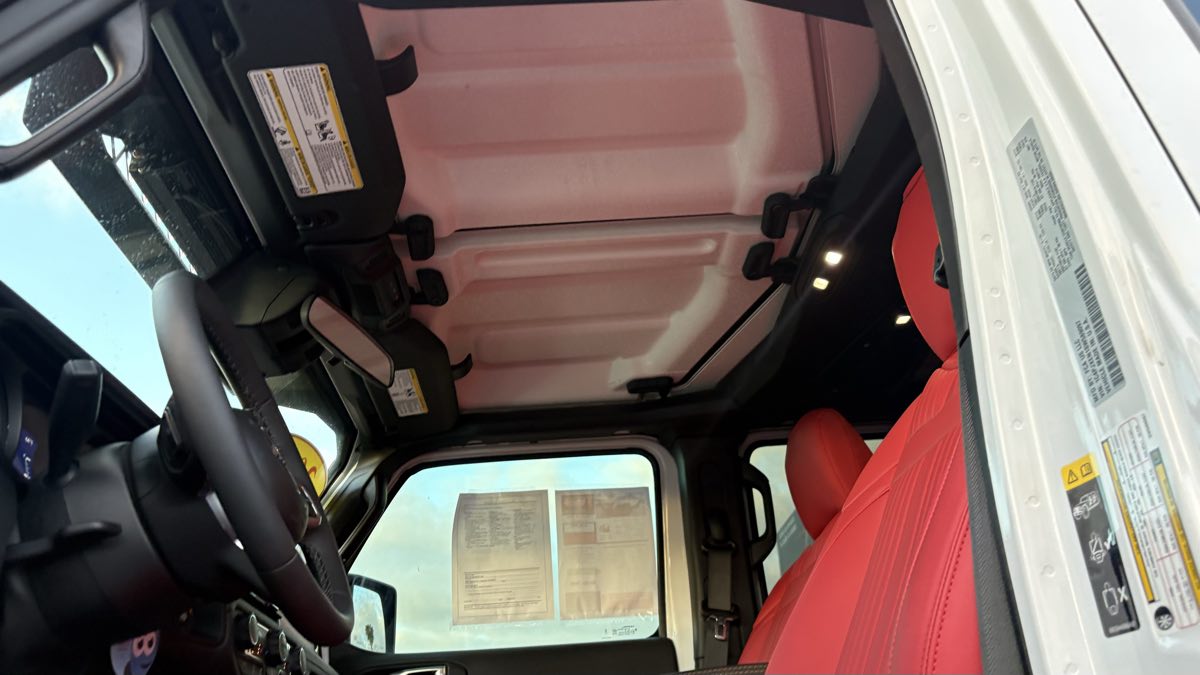2025 Jeep Wrangler 4-Door Sahara - Photo 75