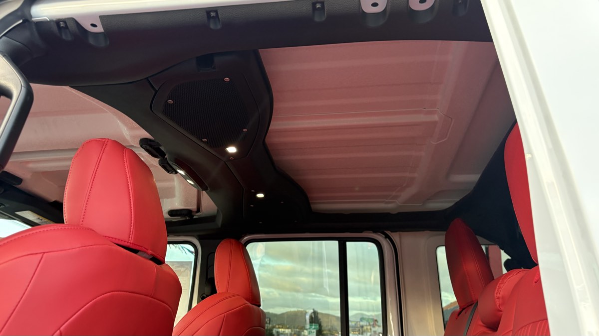 2025 Jeep Wrangler 4-Door Sahara - Photo 76