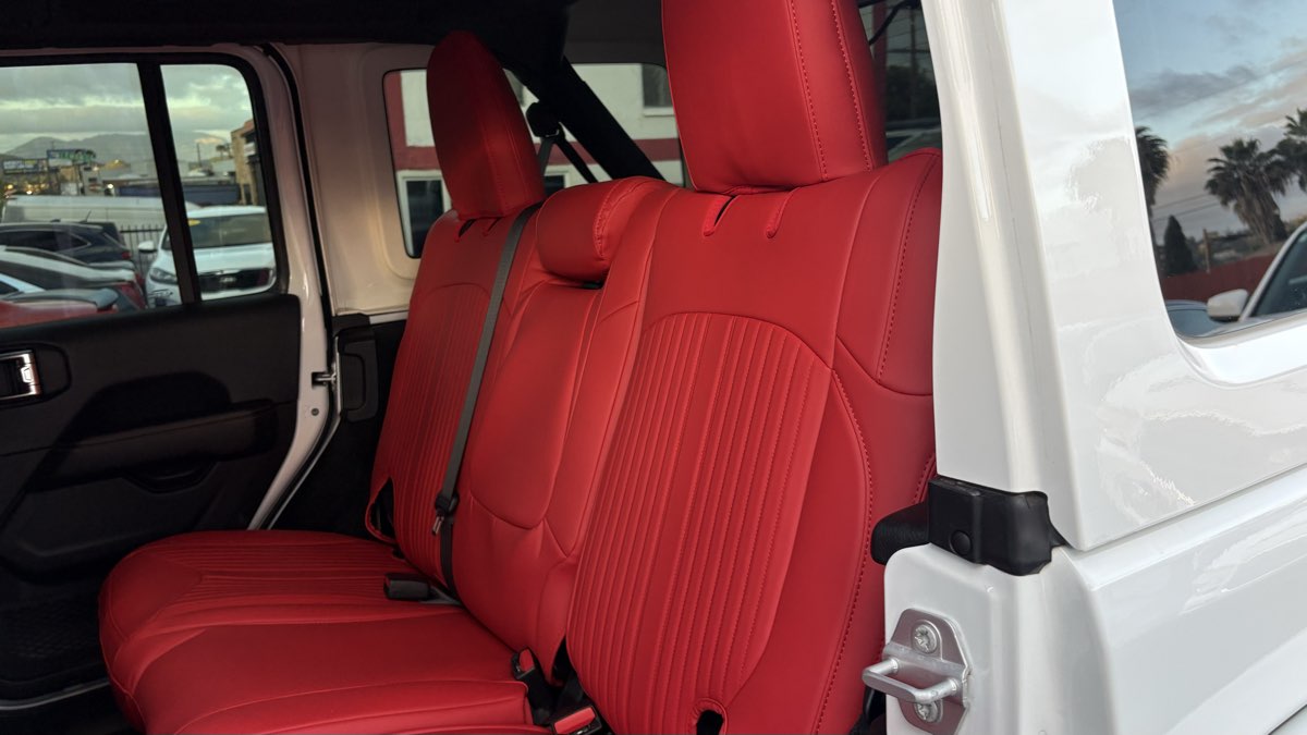 2025 Jeep Wrangler 4-Door Sahara - Photo 80