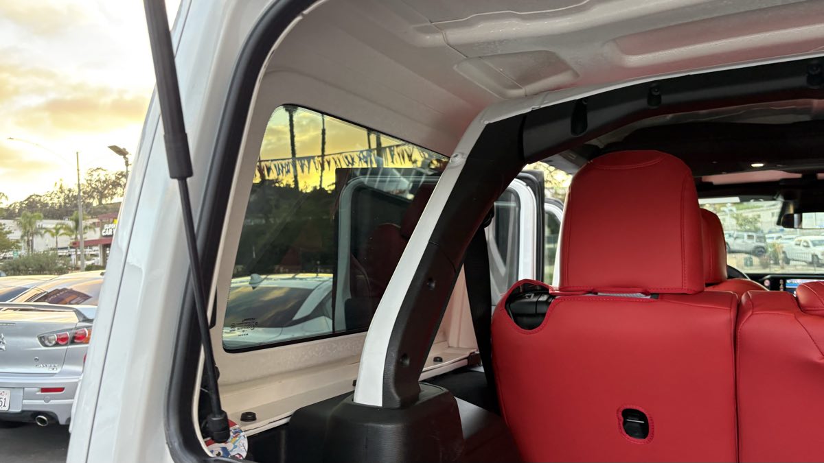 2025 Jeep Wrangler 4-Door Sahara - Photo 86