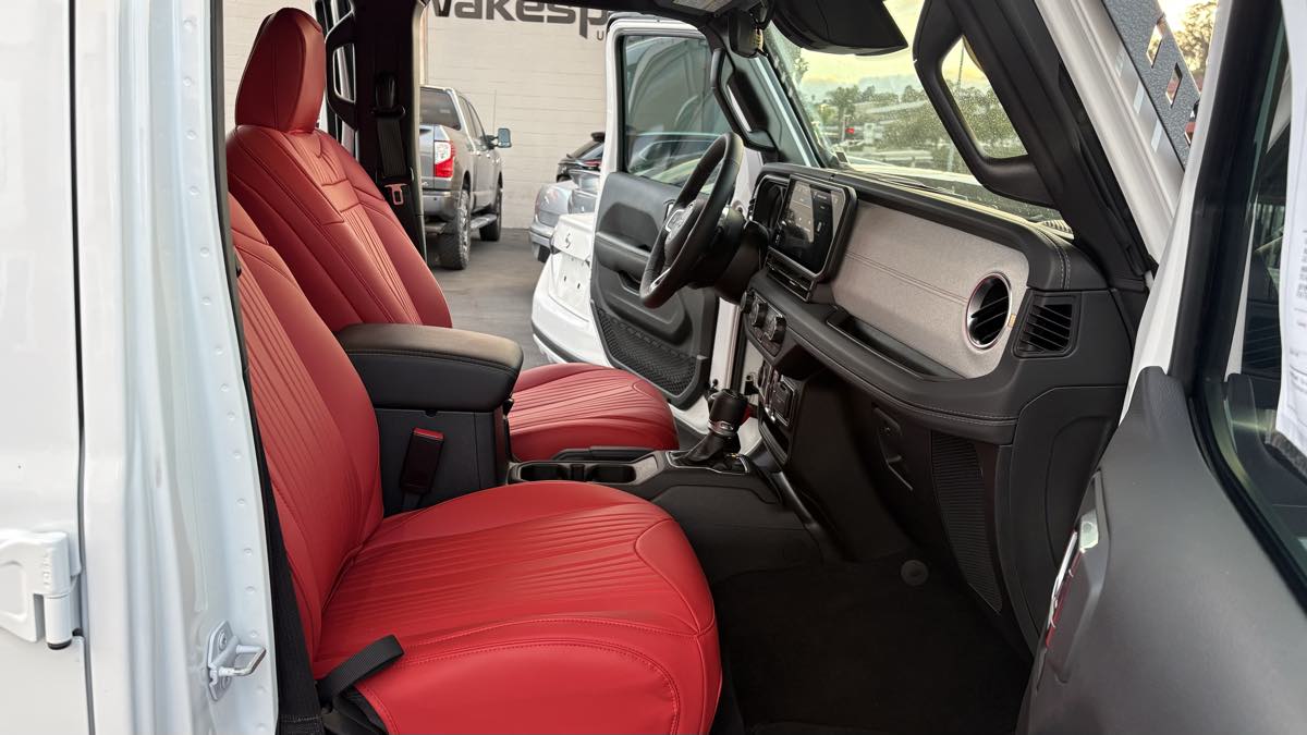 2025 Jeep Wrangler 4-Door Sahara - Photo 92