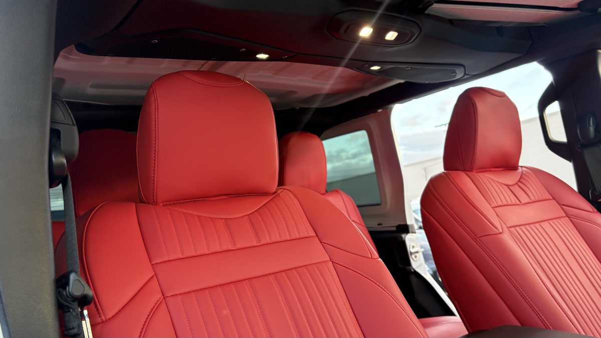 2025 Jeep Wrangler 4-Door Sahara - Photo 93