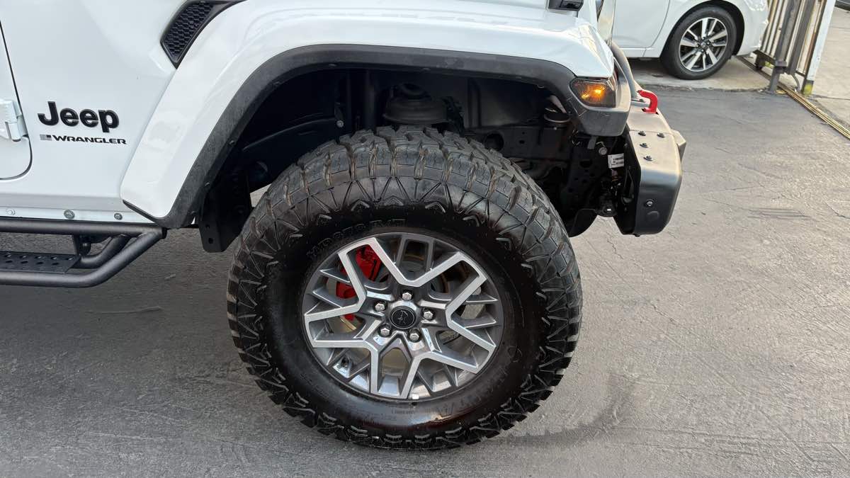2025 Jeep Wrangler 4-Door Sahara - Photo 100