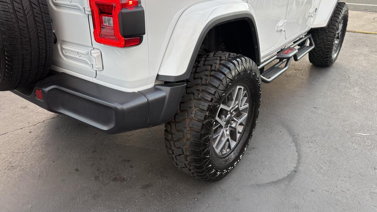 2025 Jeep Wrangler 4-Door Sahara - Photo 104