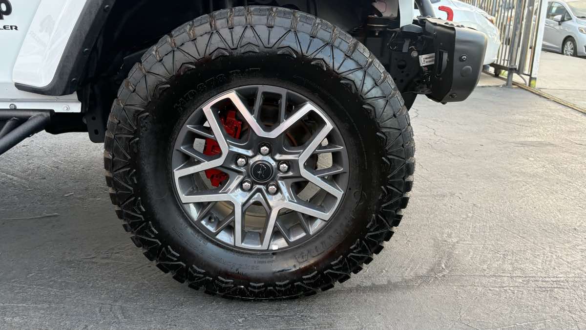2025 Jeep Wrangler 4-Door Sahara - Photo 108