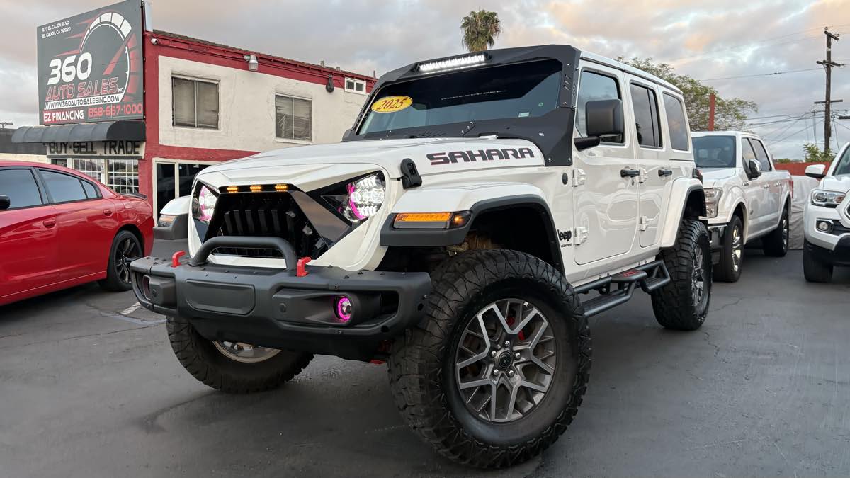 2025 Jeep Wrangler 4-Door Sahara - Photo 131