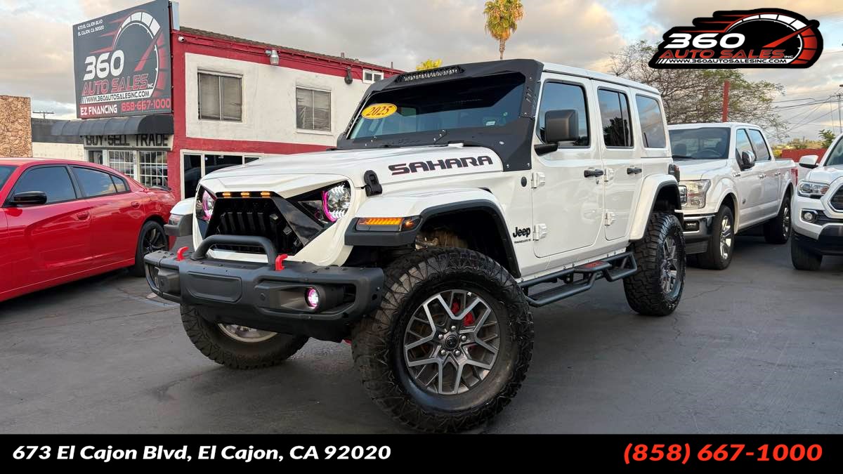 2025 Jeep Wrangler Sahara's photo