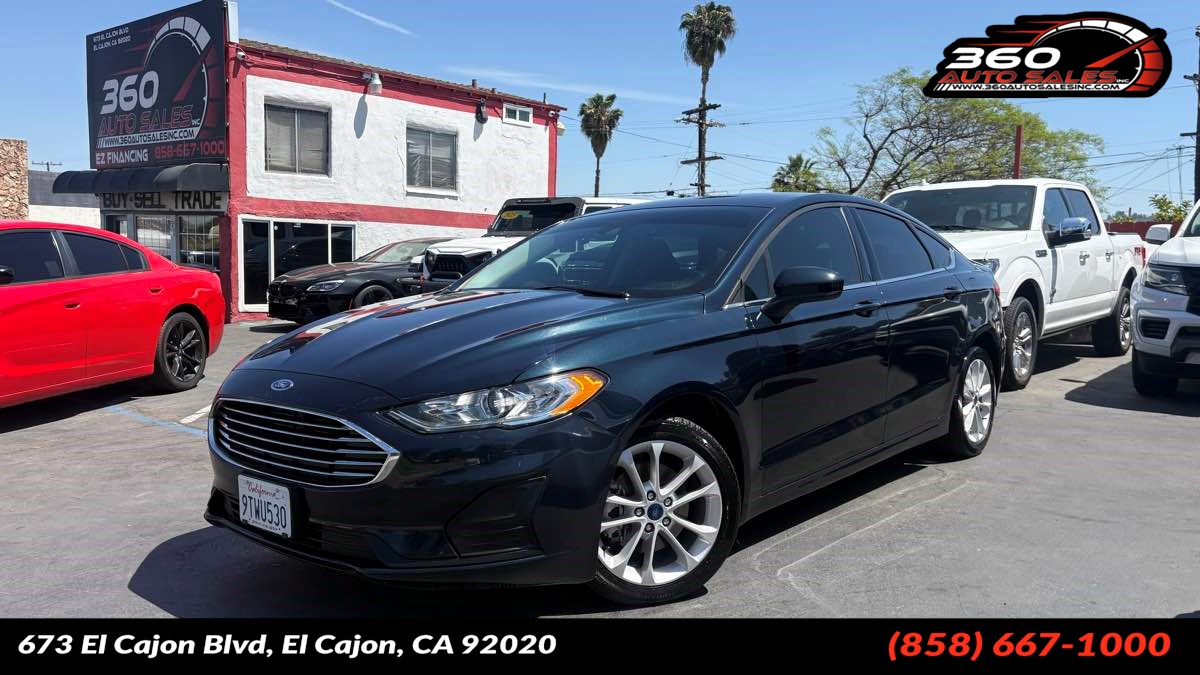 2020 Ford Fusion SE's photo