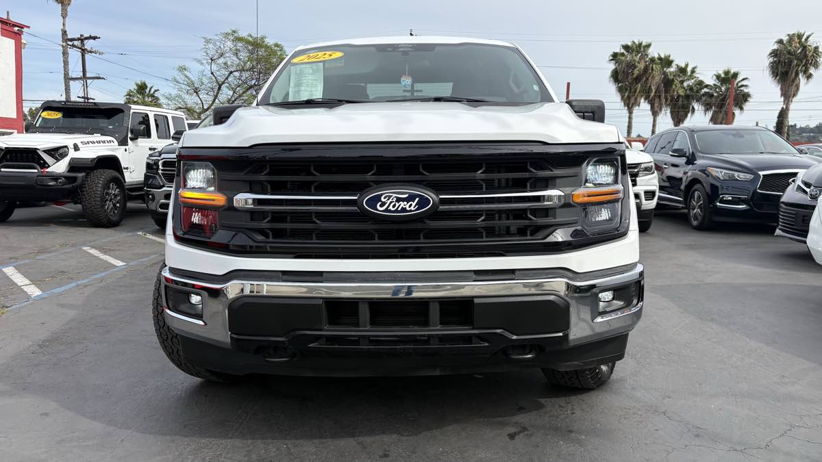2025 Ford F-150 XLT - Photo 2