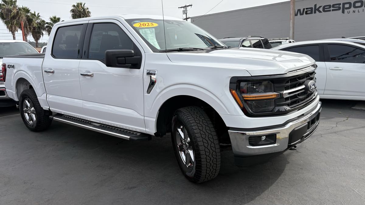 2025 Ford F-150 XLT - Photo 4