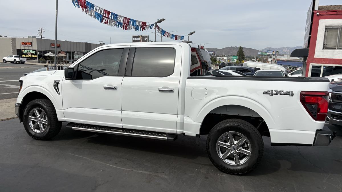 2025 Ford F-150 XLT - Photo 12