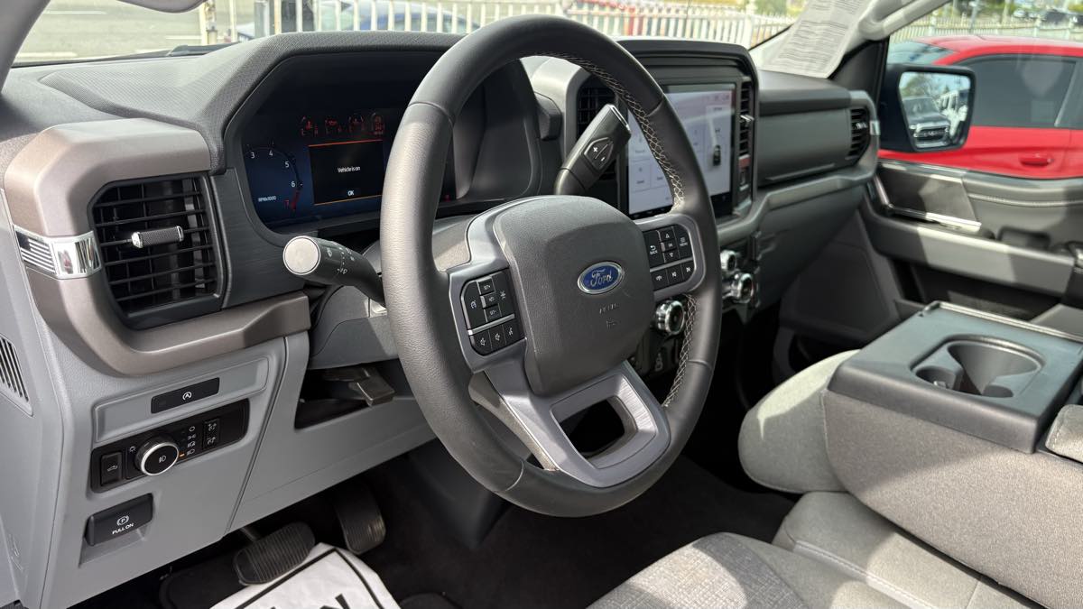 2025 Ford F-150 XLT - Photo 28