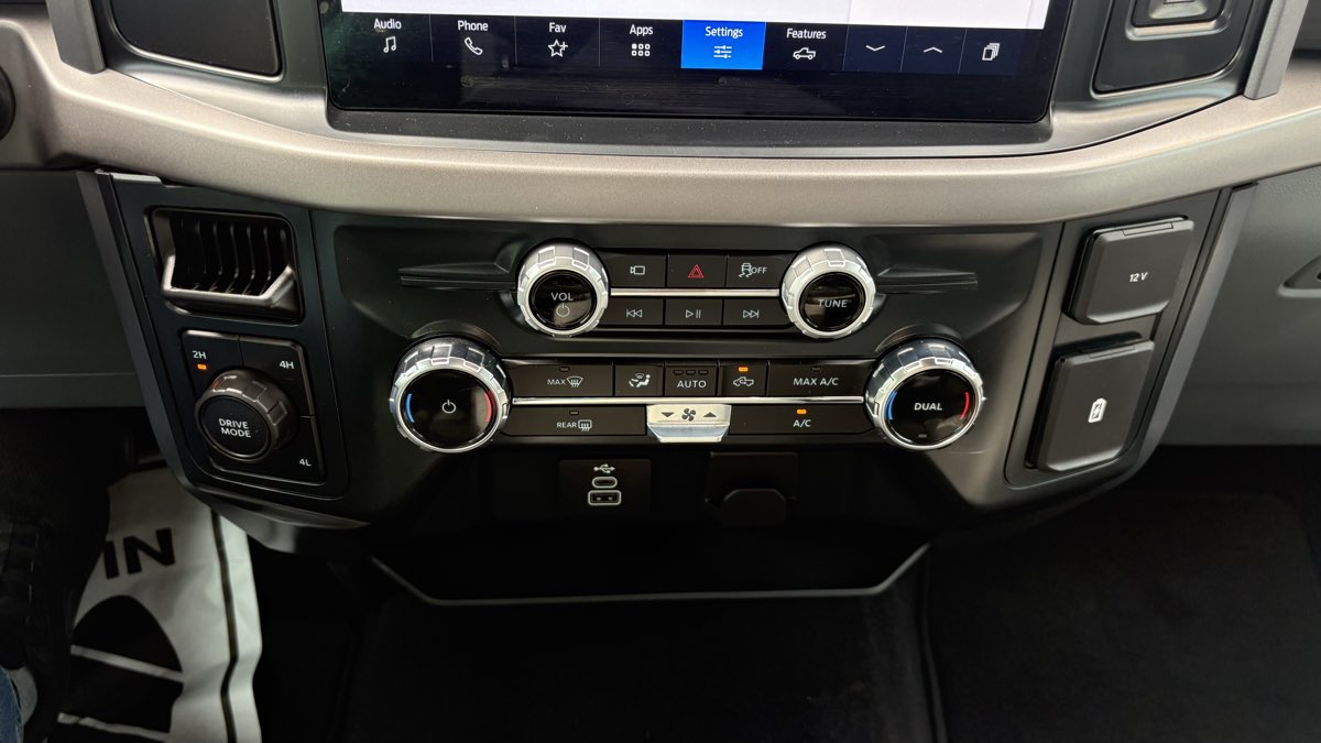2025 Ford F-150 XLT - Photo 41