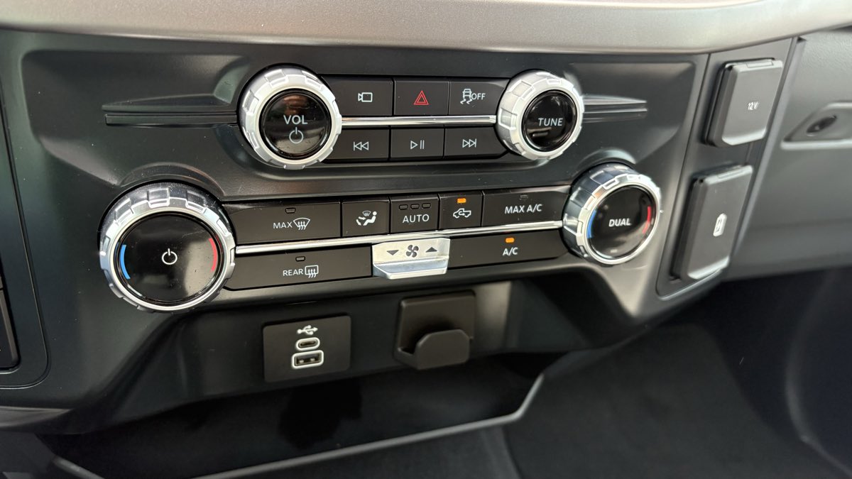 2025 Ford F-150 XLT - Photo 31