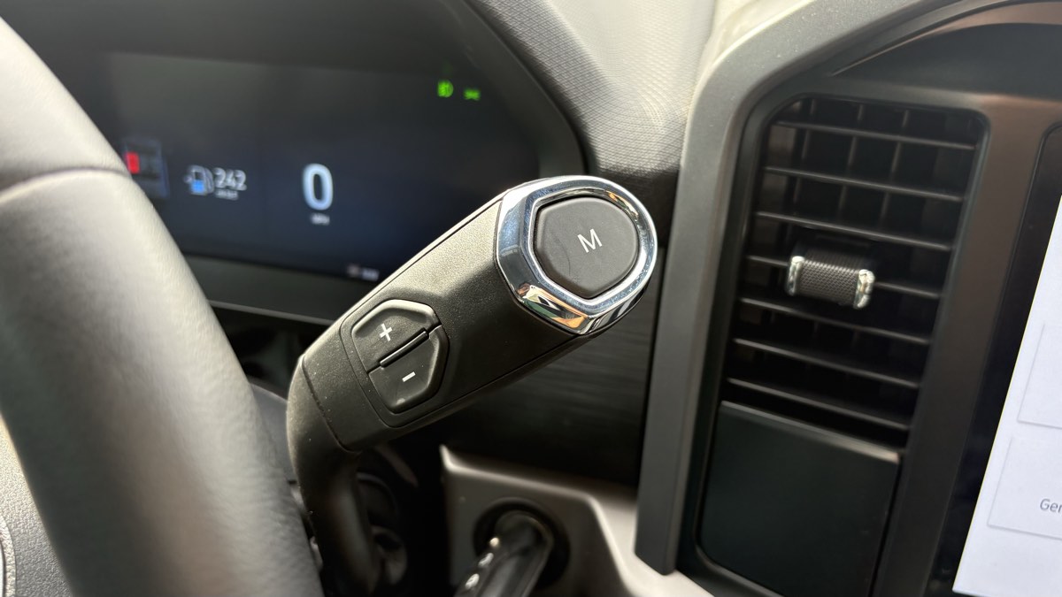 2025 Ford F-150 XLT - Photo 44