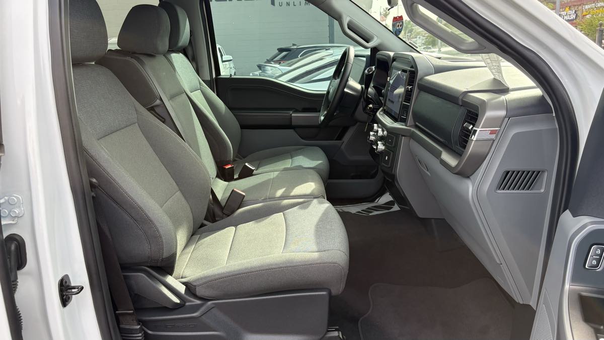 2025 Ford F-150 XLT - Photo 65