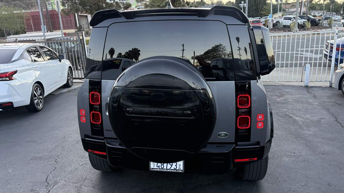 2023 Land Rover Defender S - Photo 5