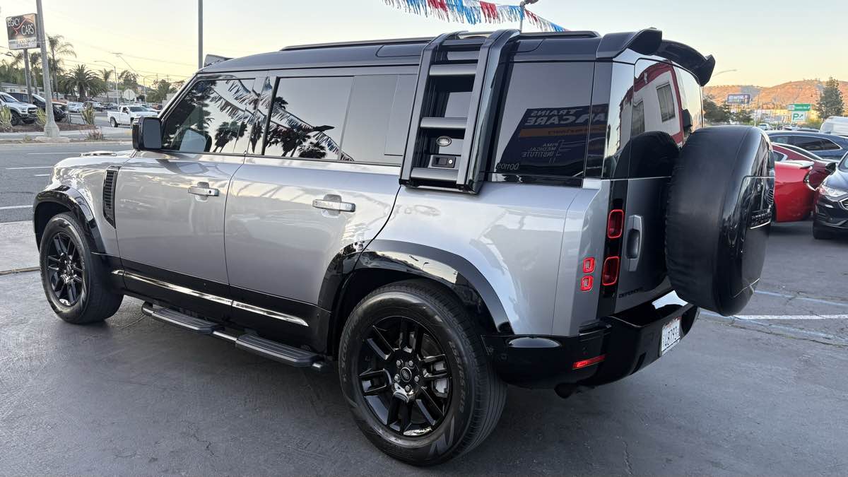 2023 Land Rover Defender S - Photo 14