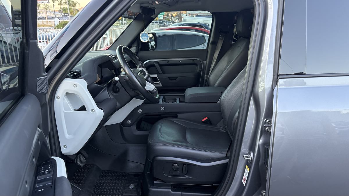 2023 Land Rover Defender S - Photo 20