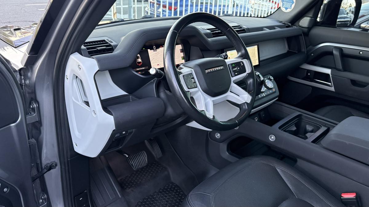 2023 Land Rover Defender S - Photo 7