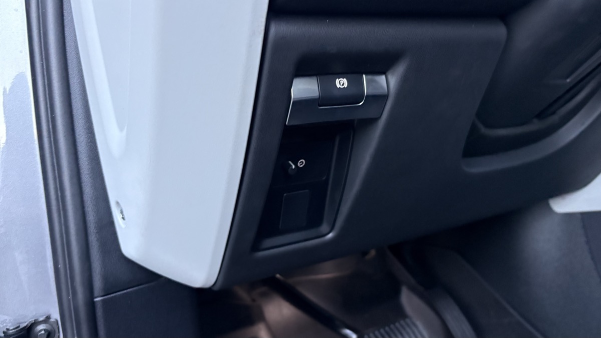 2023 Land Rover Defender S - Photo 21