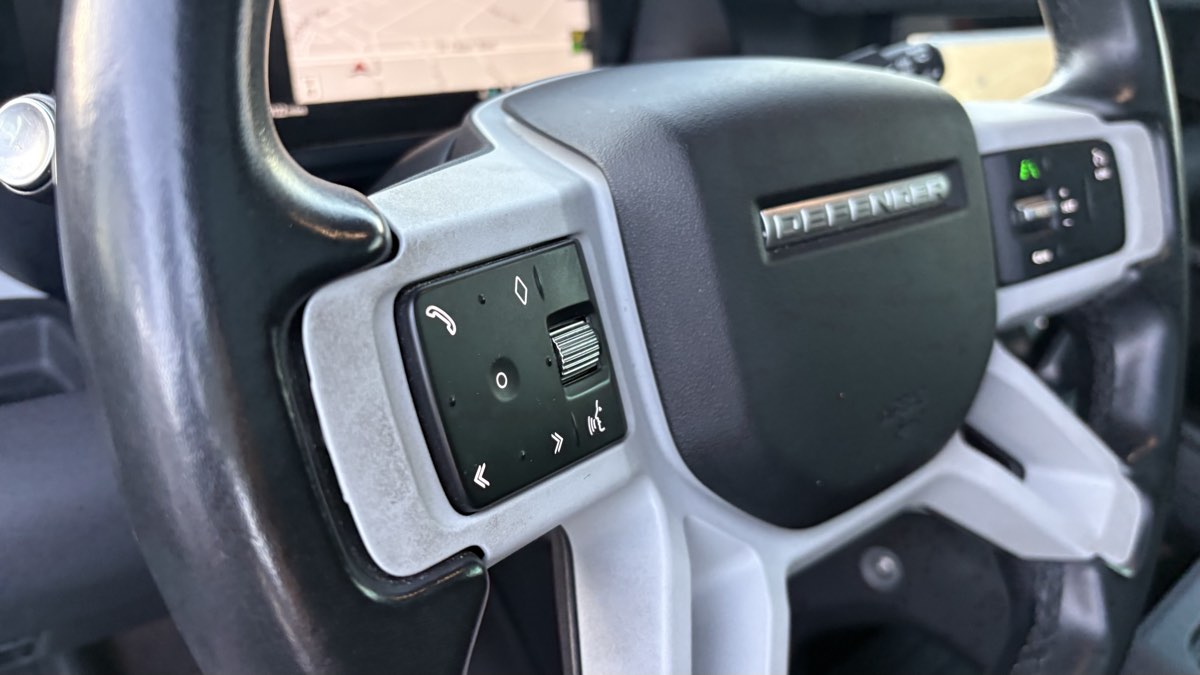 2023 Land Rover Defender S - Photo 25