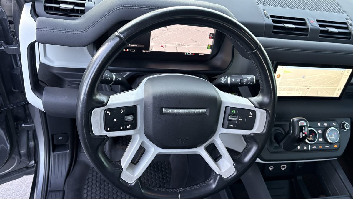 2023 Land Rover Defender S - Photo 27