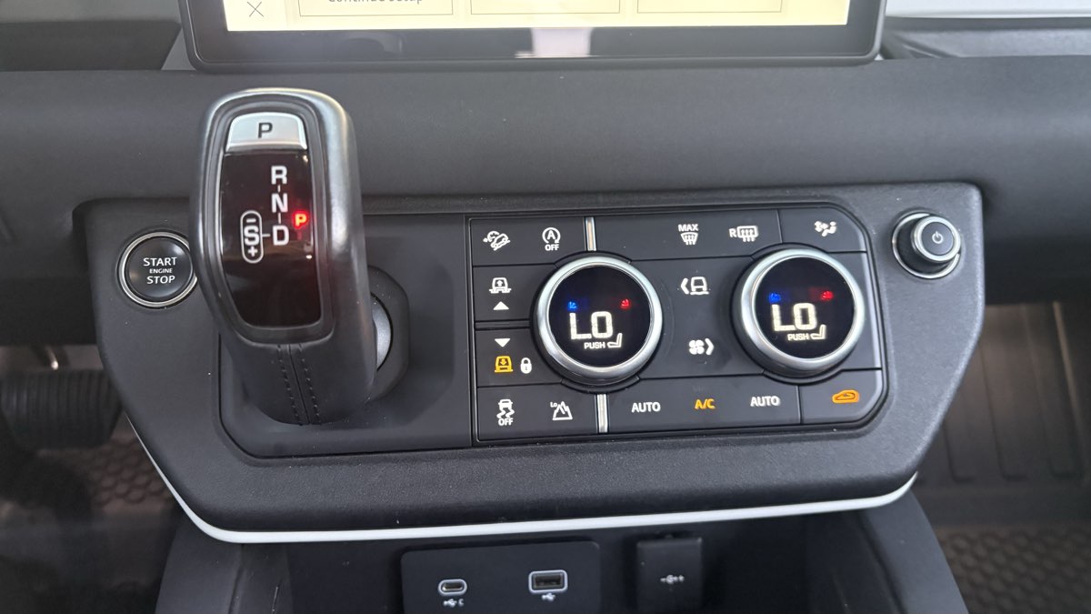 2023 Land Rover Defender S - Photo 30