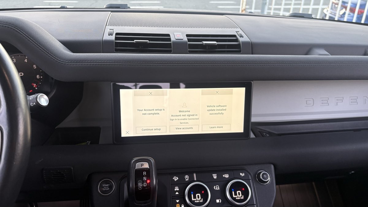 2023 Land Rover Defender S - Photo 47