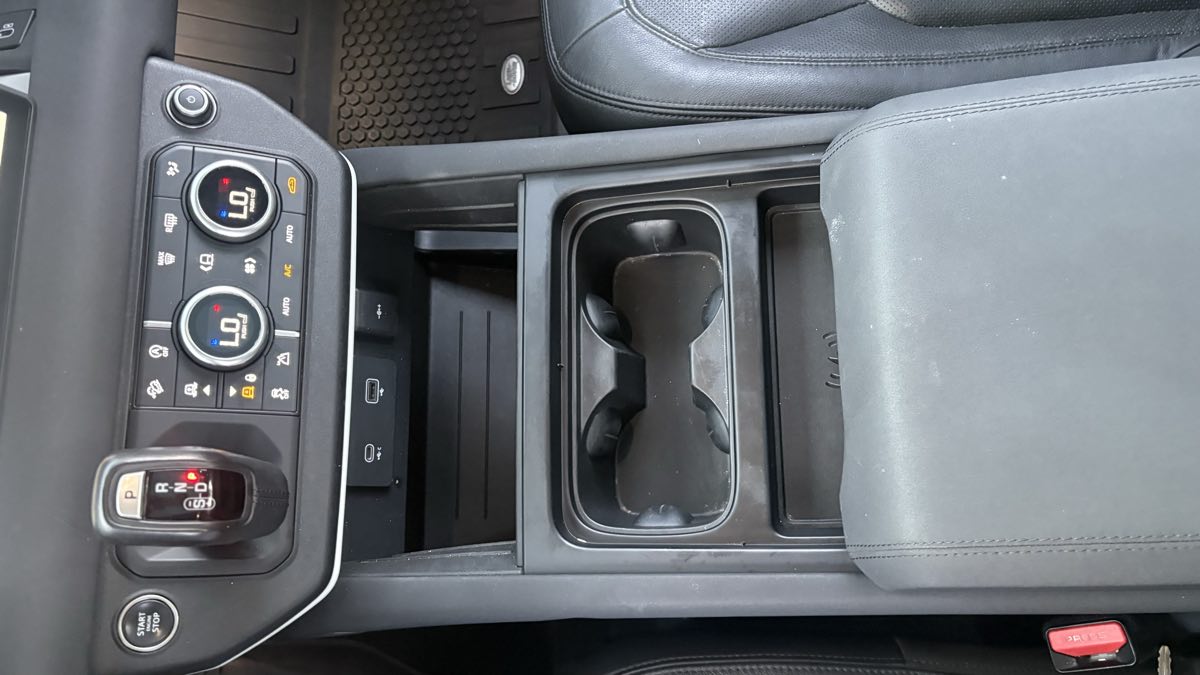 2023 Land Rover Defender S - Photo 39