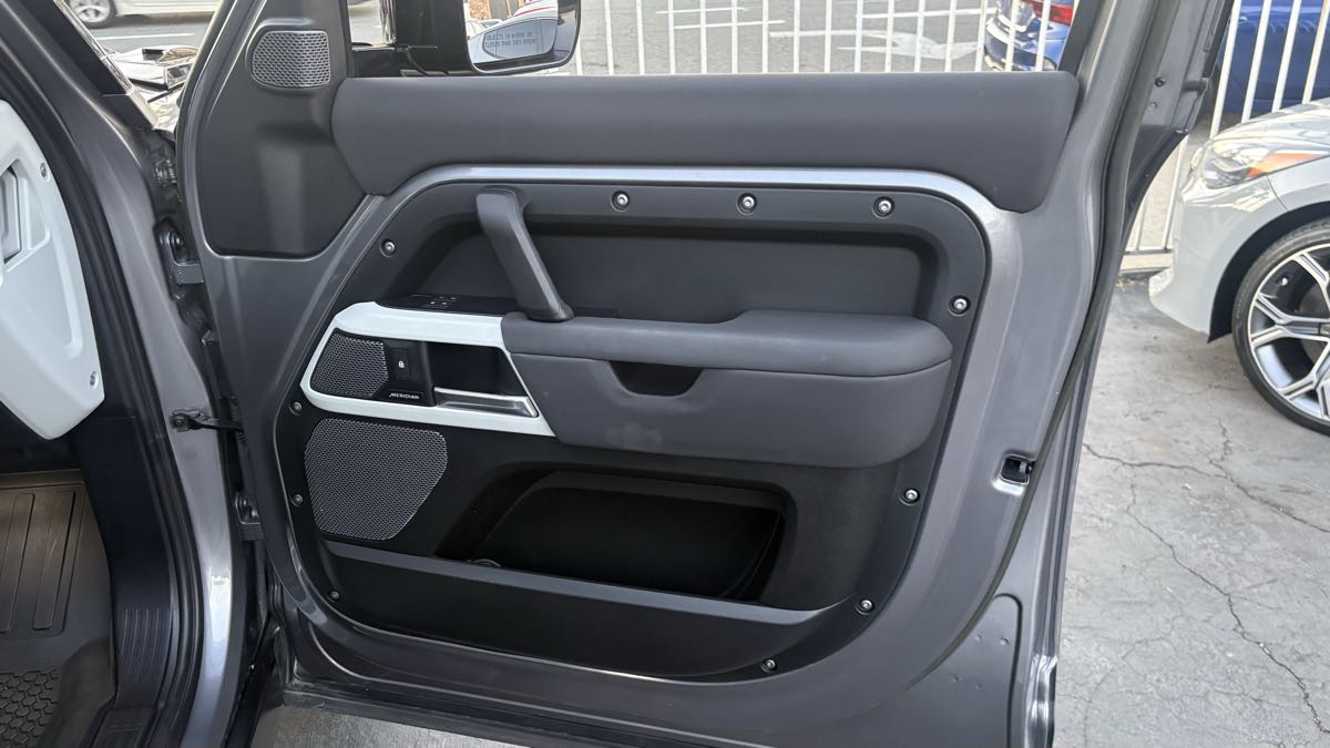 2023 Land Rover Defender S - Photo 61