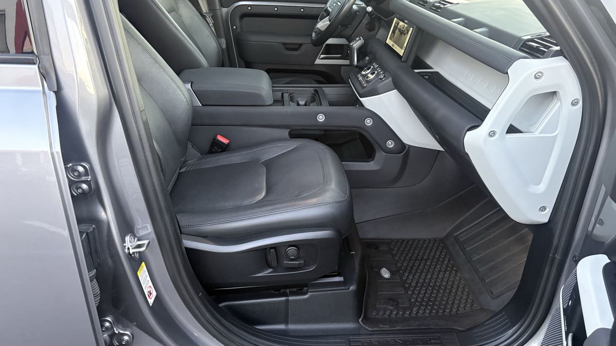 2023 Land Rover Defender S - Photo 67