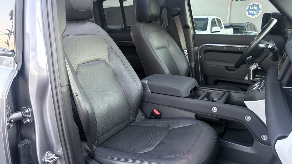 2023 Land Rover Defender S - Photo 53