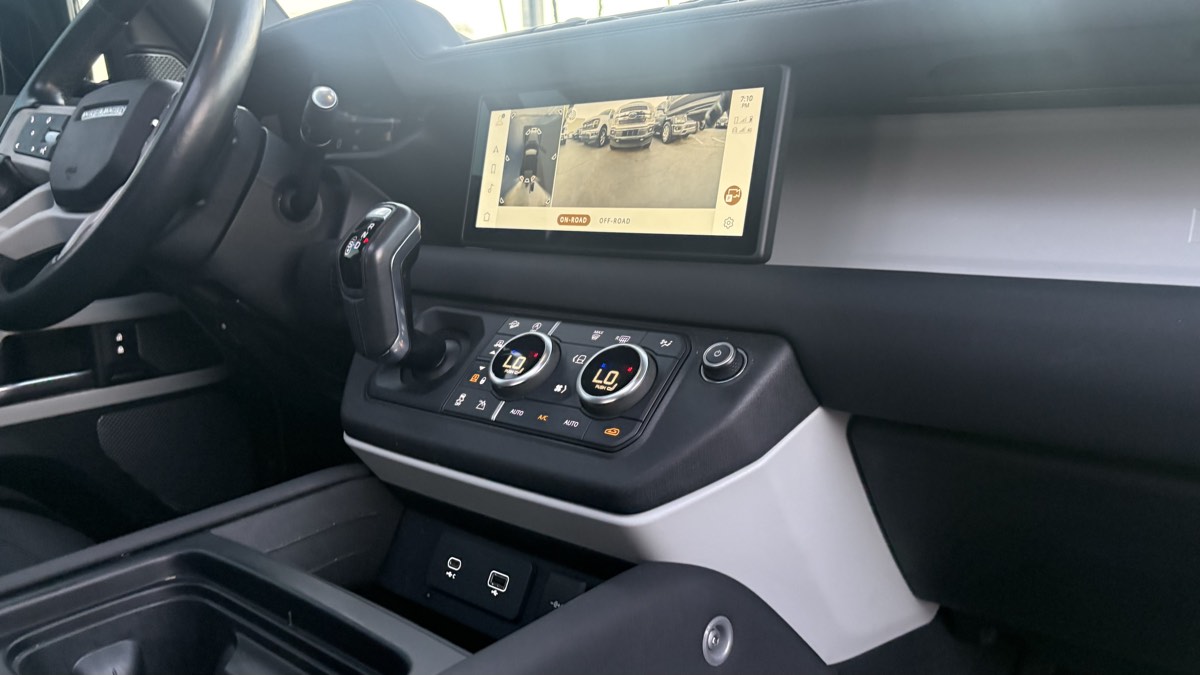 2023 Land Rover Defender S - Photo 73