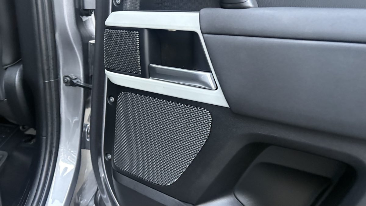 2023 Land Rover Defender S - Photo 78