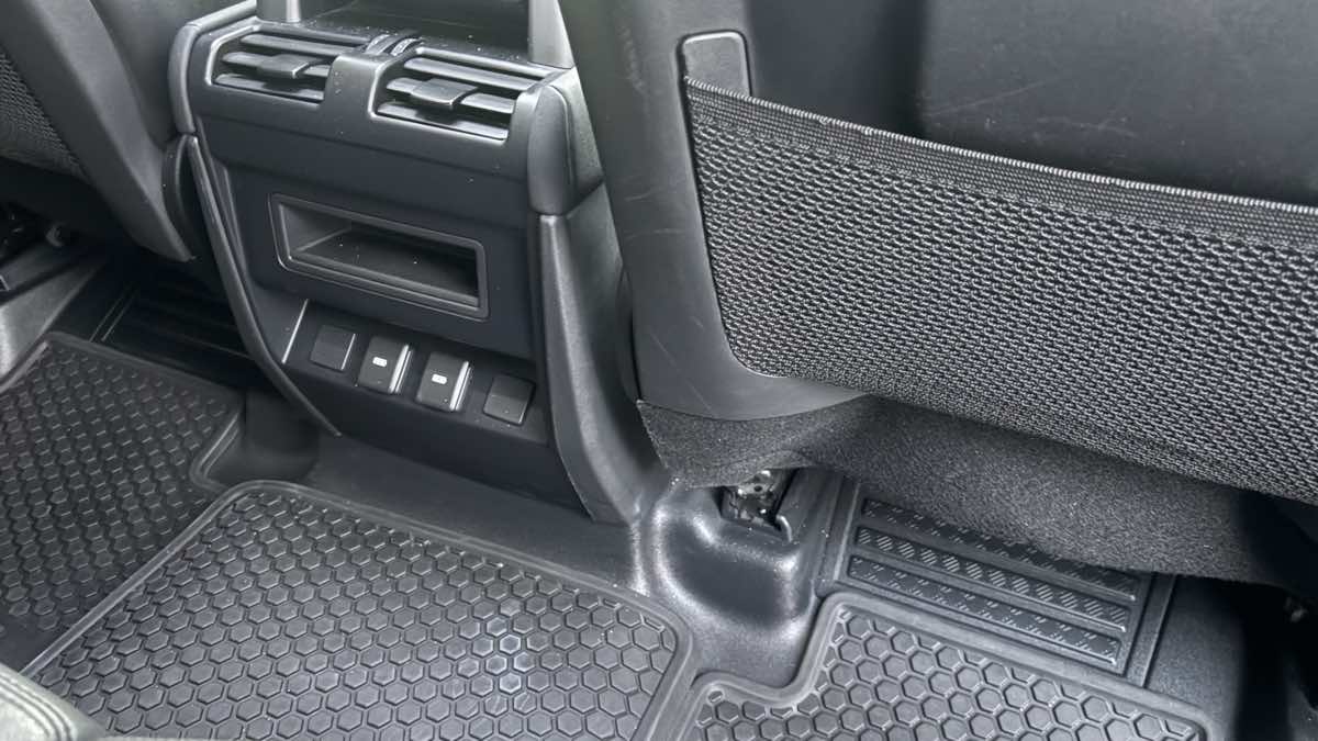 2023 Land Rover Defender S - Photo 83