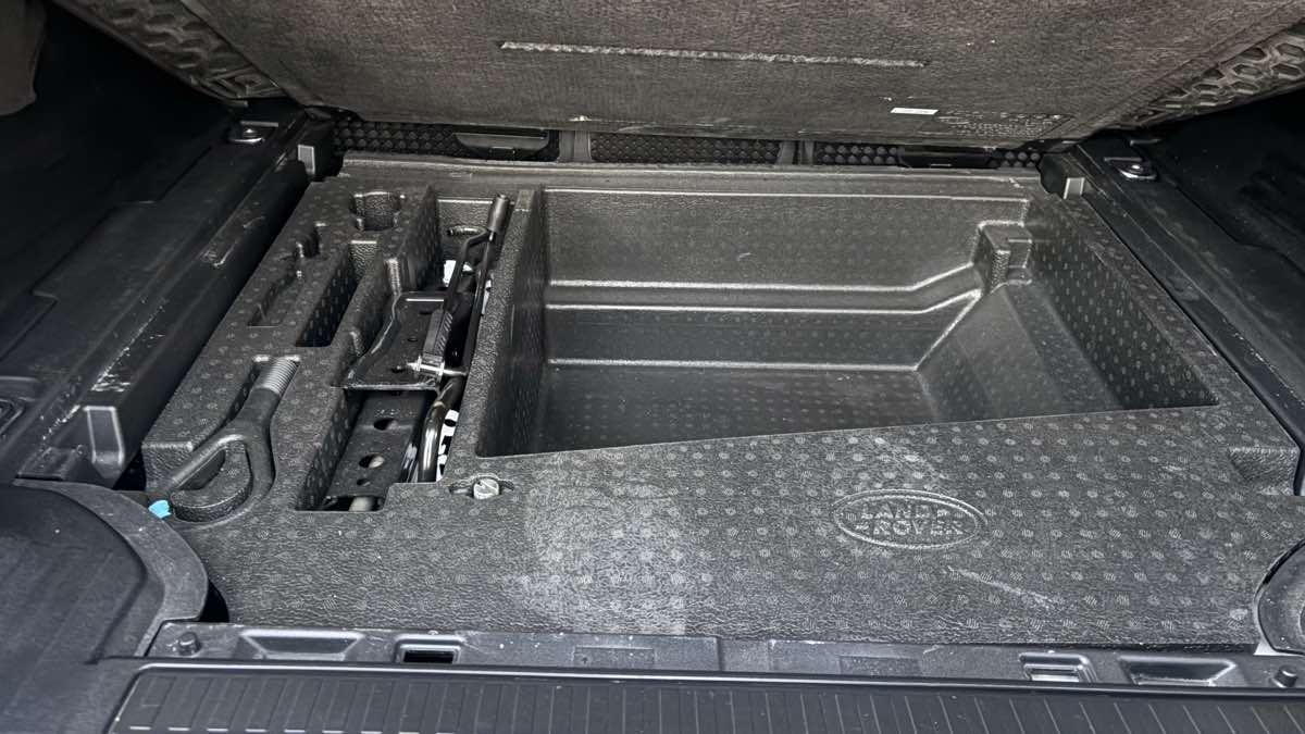 2023 Land Rover Defender S - Photo 98
