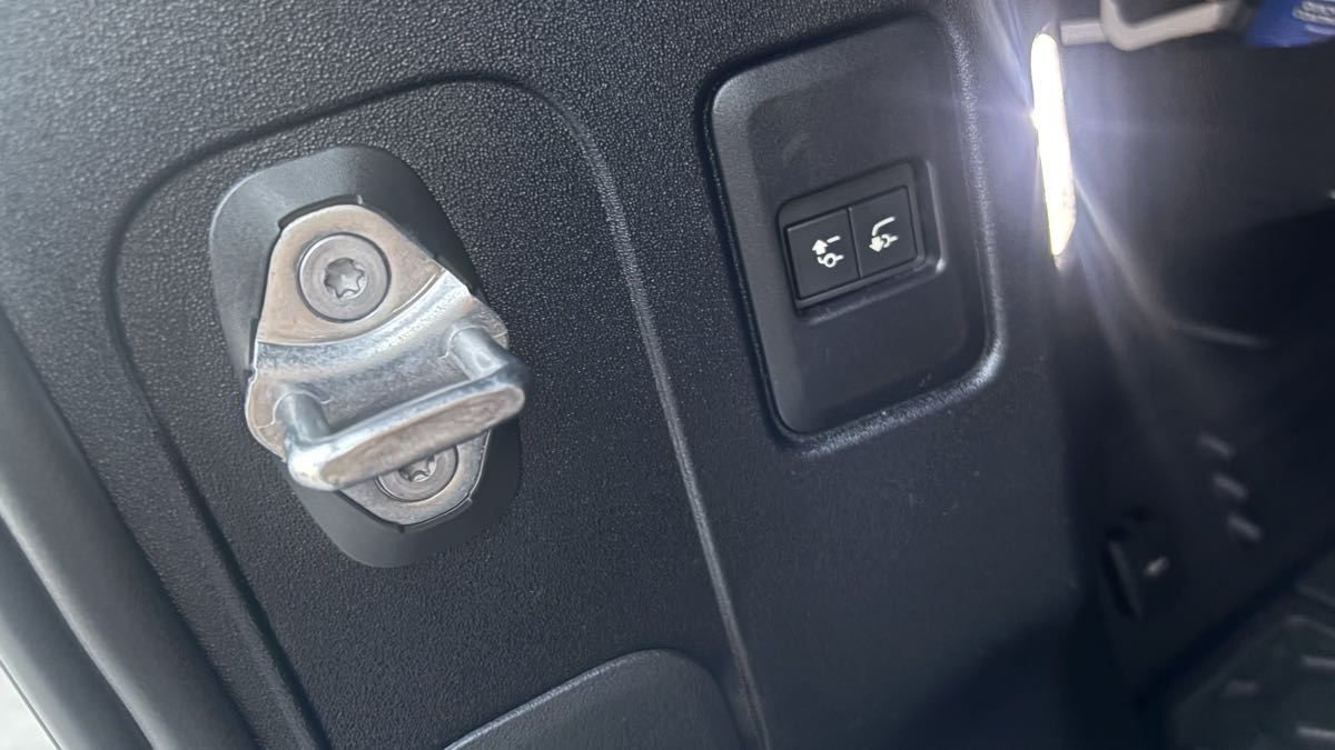 2023 Land Rover Defender S - Photo 99