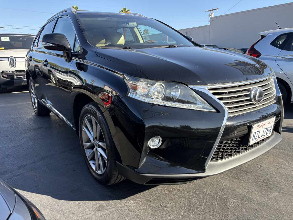 View vehicle photo 3