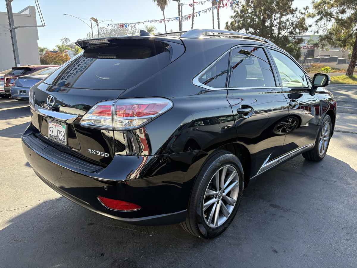 View vehicle photo 5