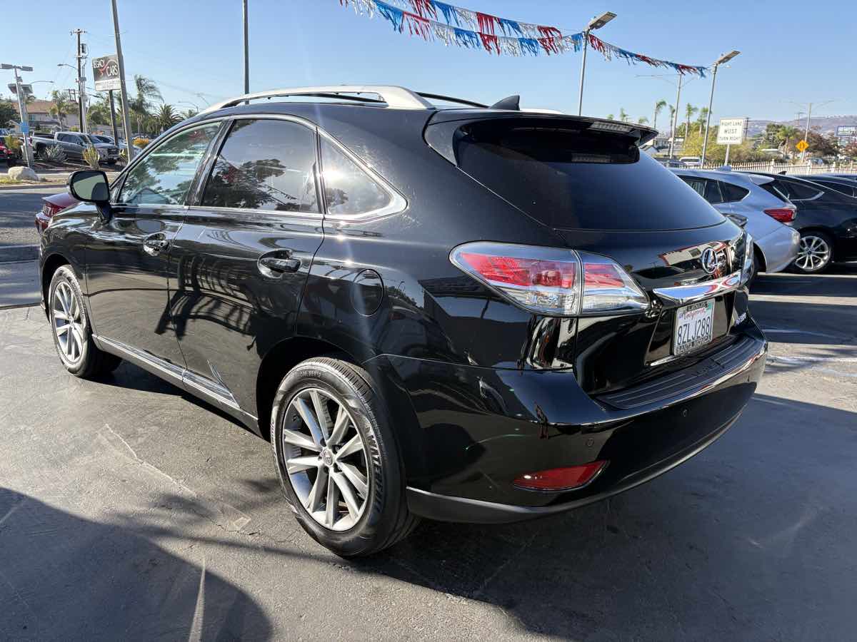 View vehicle photo 7