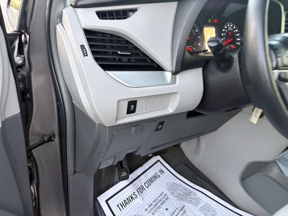 Photo 12 of this Toyota Sienna
