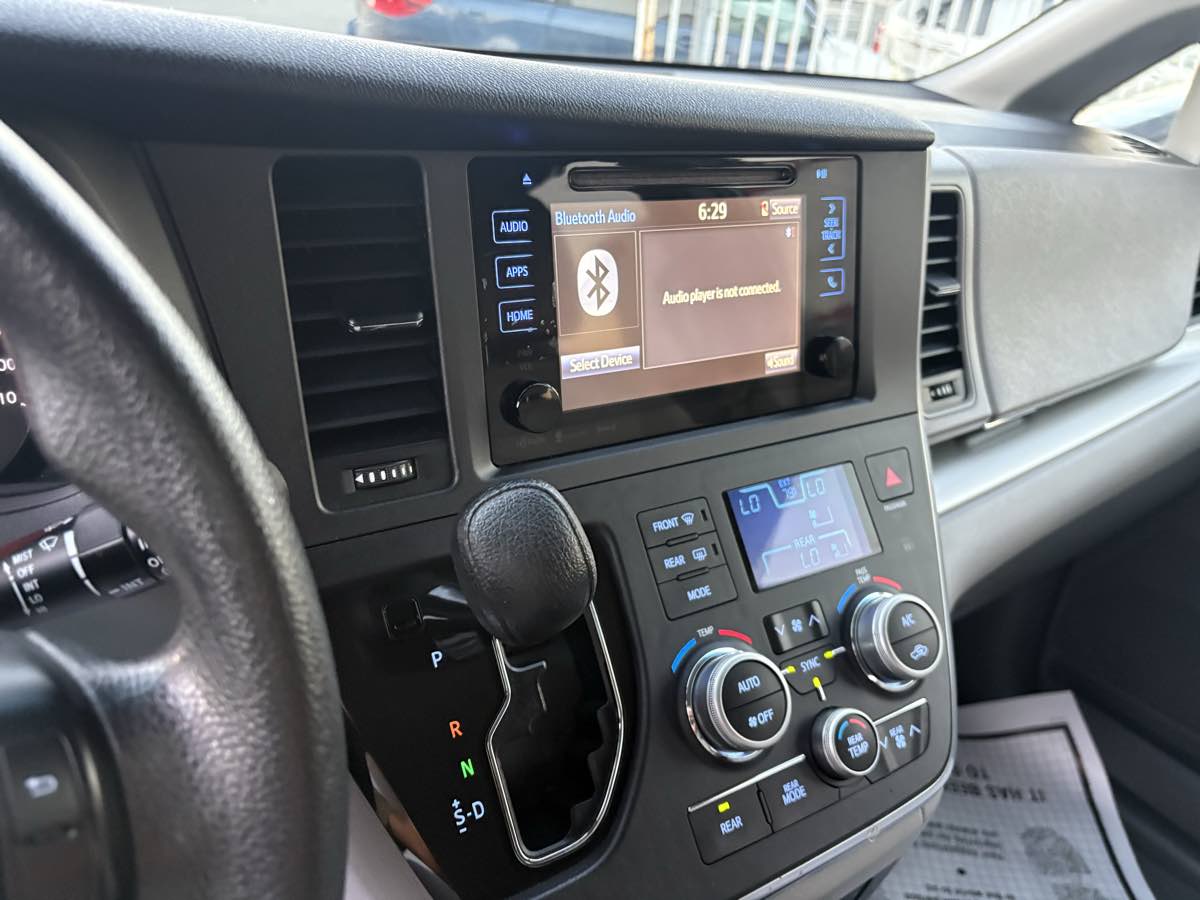 Photo 17 of this Toyota Sienna