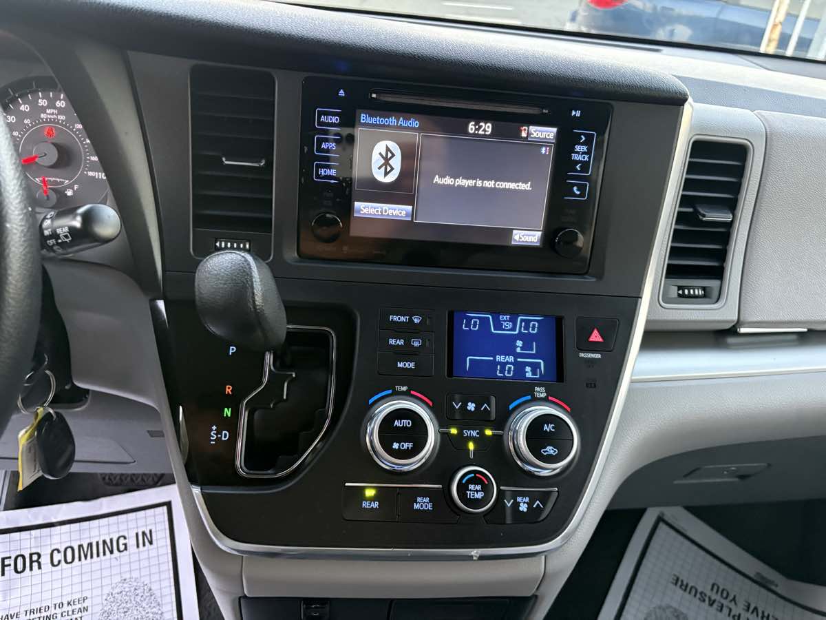Photo 18 of this Toyota Sienna