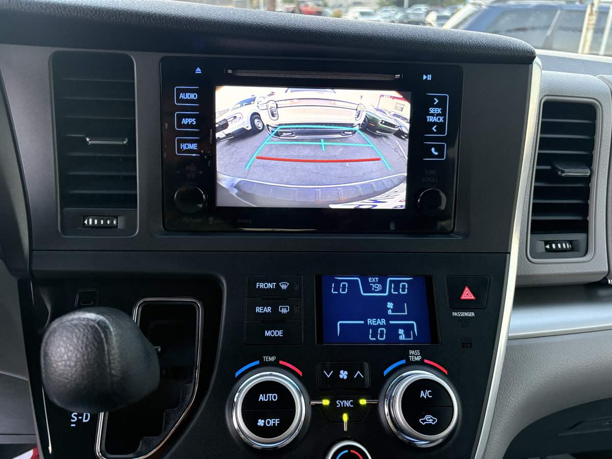 Photo 19 of this Toyota Sienna