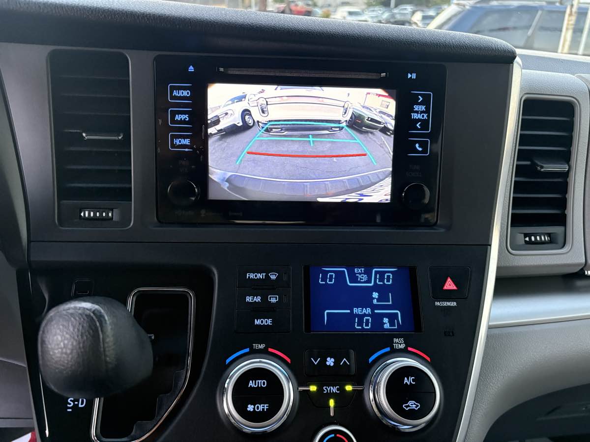 Photo 20 of this Toyota Sienna